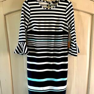 NWT ILE NEW YORK BEAUTIFUL DRESS WITH BELL SLEEVES